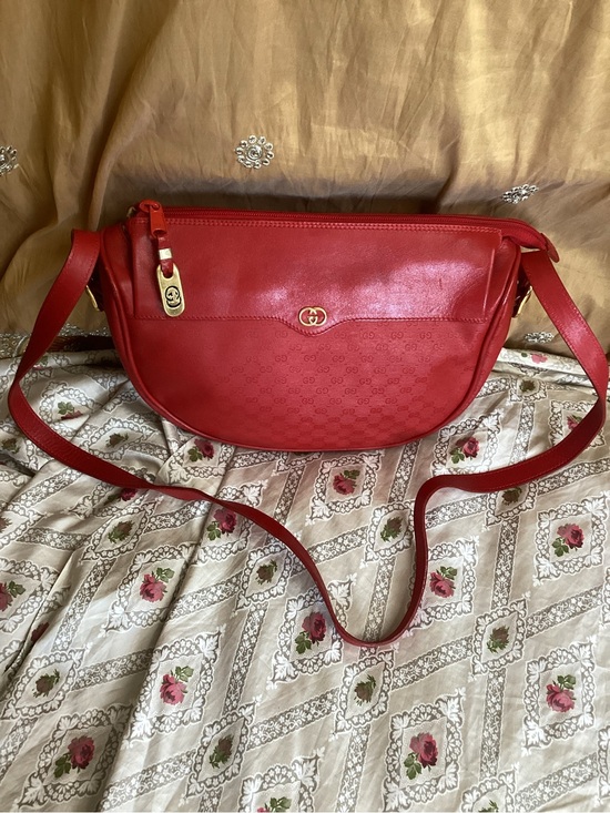 Gucci Handbags - Vintage Gucci Micro-Monogram Red Leather Half-Moon Crossbody Shoulder Bag EUC